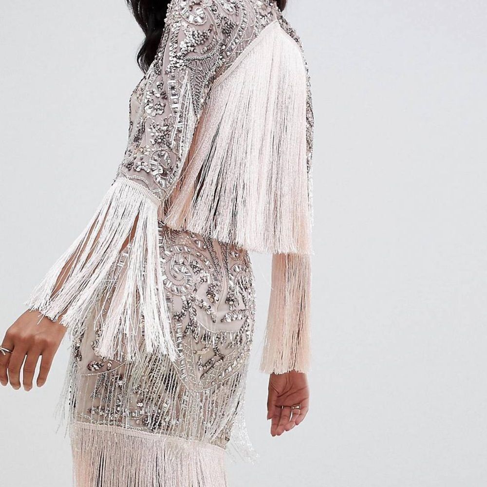 Dress embellished with fringes - Picture 2 of 5